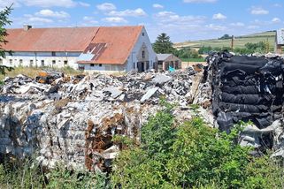 „Mám to naložit a odvézt já?“ Starostka tápe, co s tunami nelegálního odpadu - Seznam Zprávy